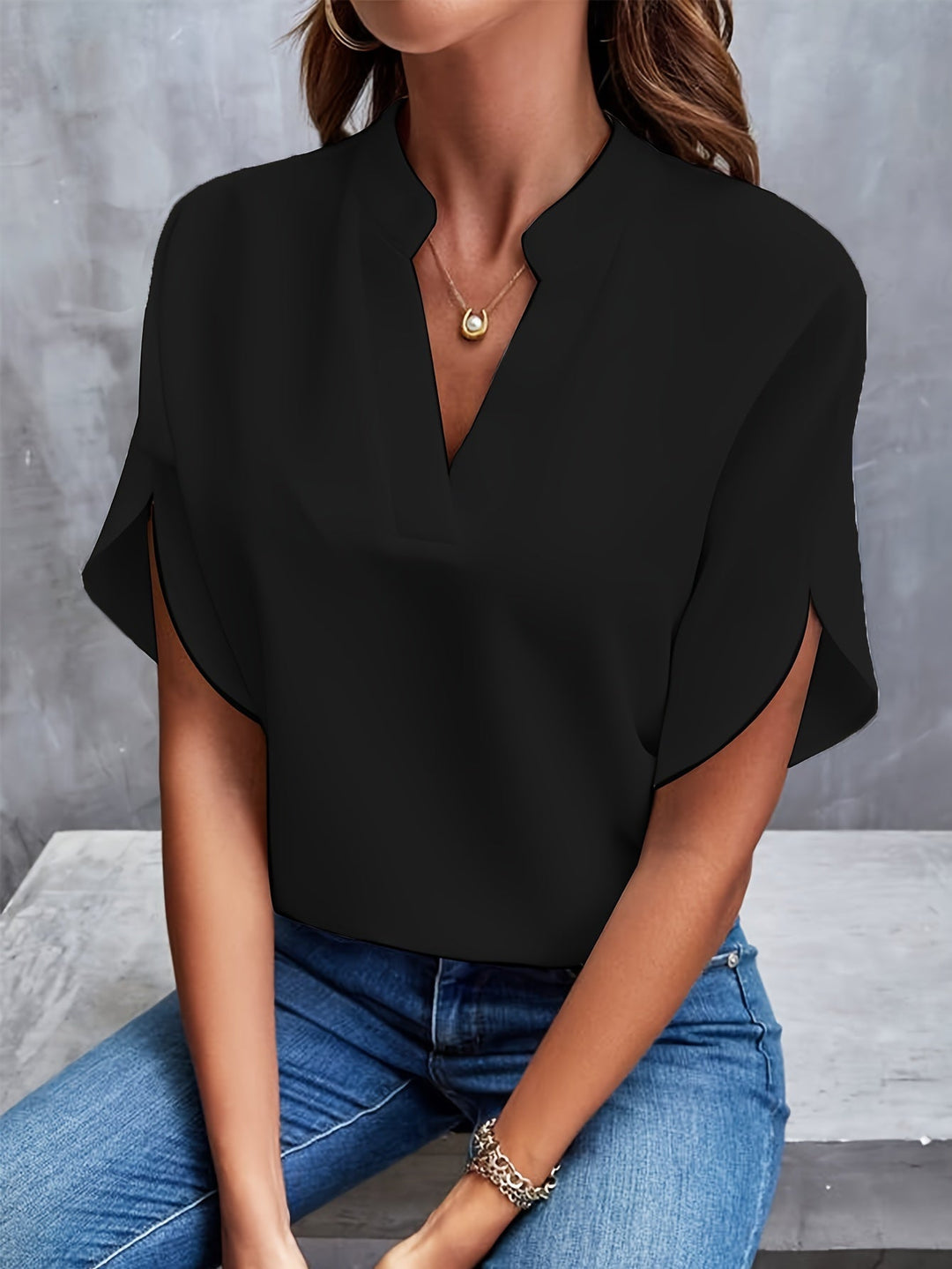 Laura - Elegant lightweight blouse