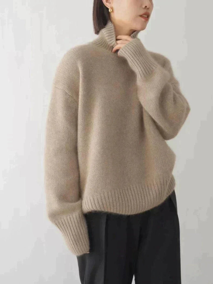 LOLA - KNITTED SOFT TURTLENECK