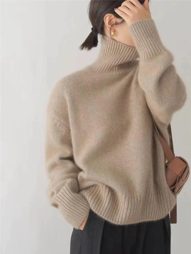 LOLA - KNITTED SOFT TURTLENECK