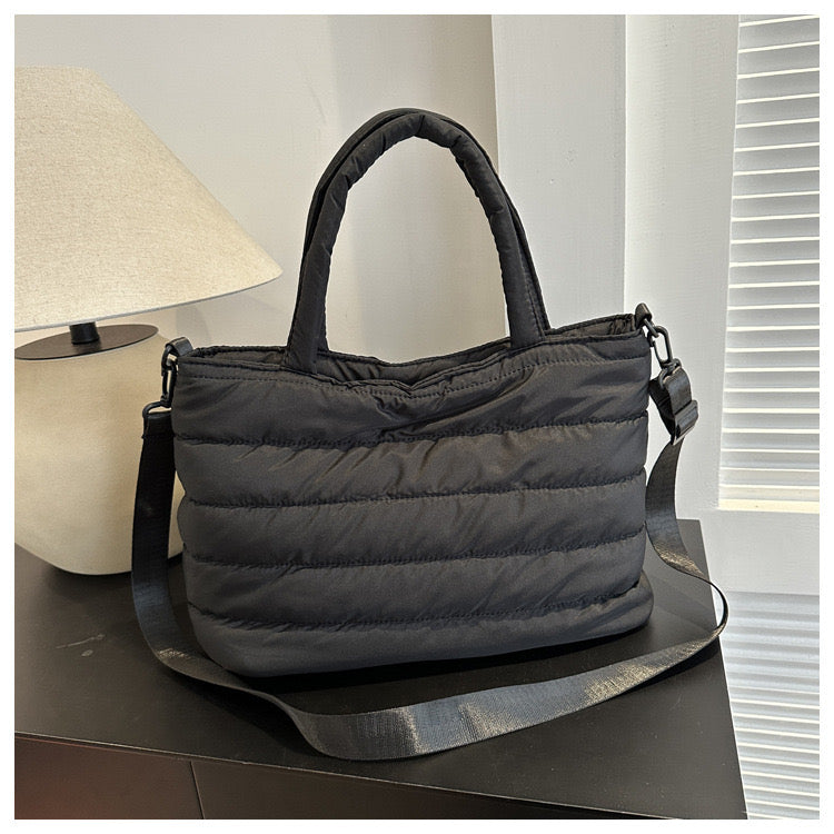 KYRA - STYLISH PUFFER BAG